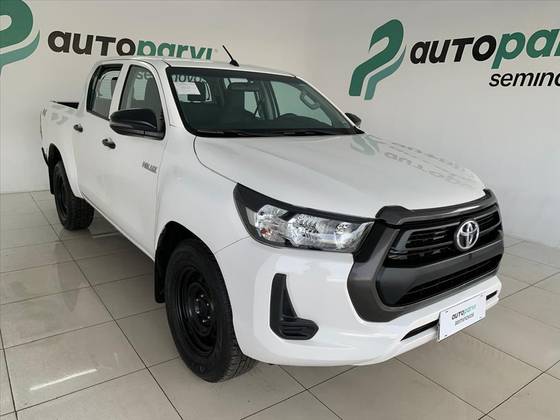 TOYOTA HILUX 2.8 D-4D TURBO DIESEL CD POWER PACK 4X4 MANUAL